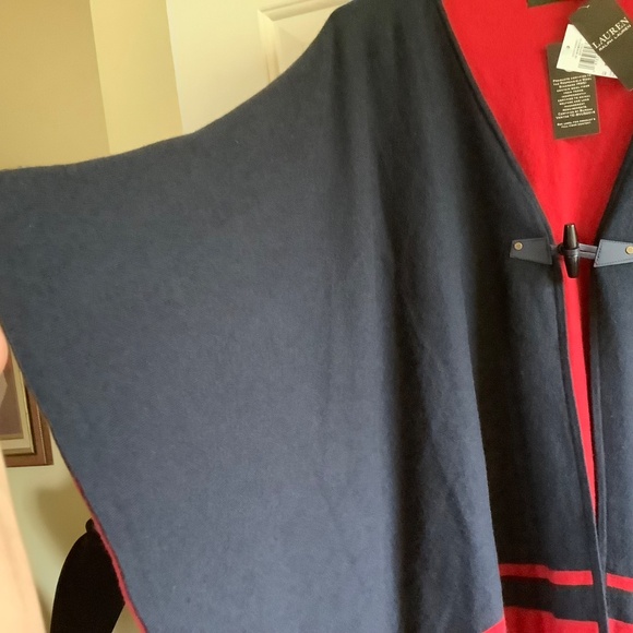 Lauren Ralph Lauren Intarsia-Knit Two-Tone Poncho Navy Red One Size Plus - Picture 10 of 16